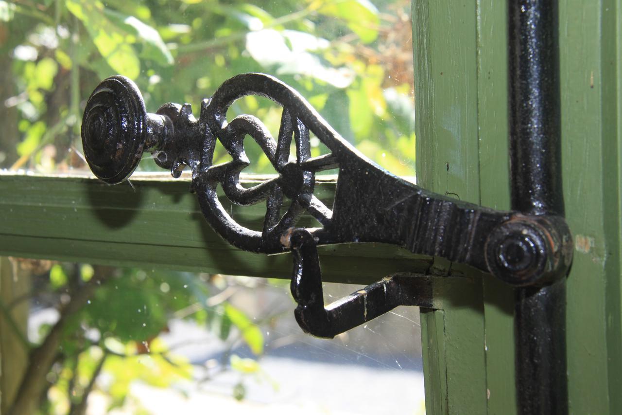 Chateau De Bed & Breakfast Vouilly