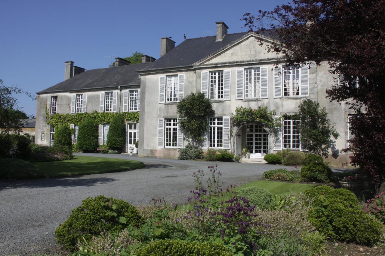 Chateau De Bed & Breakfast Vouilly
