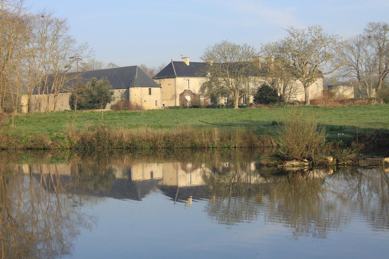 Chateau De Bed & Breakfast Vouilly