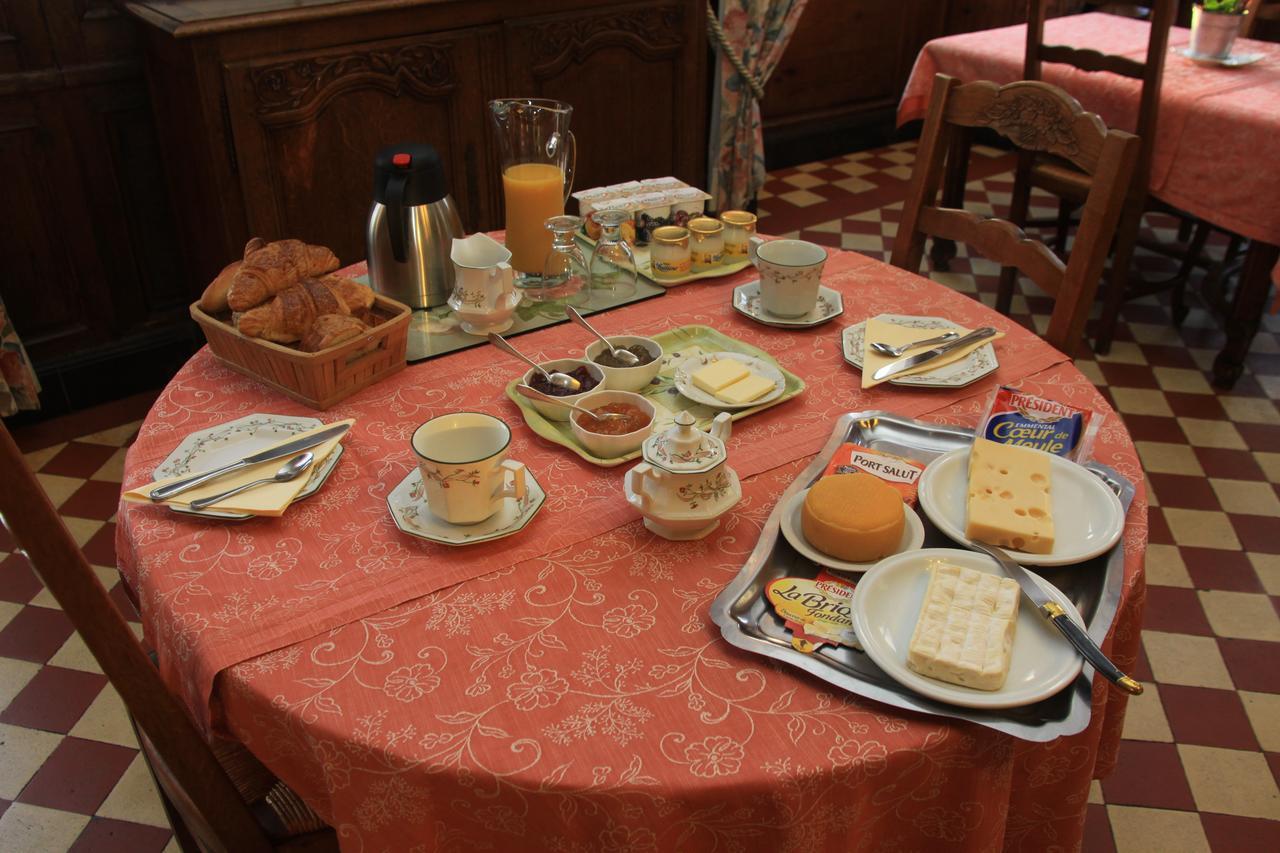 Chateau De Bed & Breakfast Vouilly